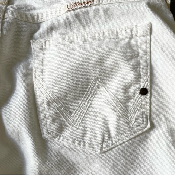 Wrangler Q Baby Mid Rise Jeans 
Size 11/12 X 34 Excellent condition
White - Picture 9 of 12